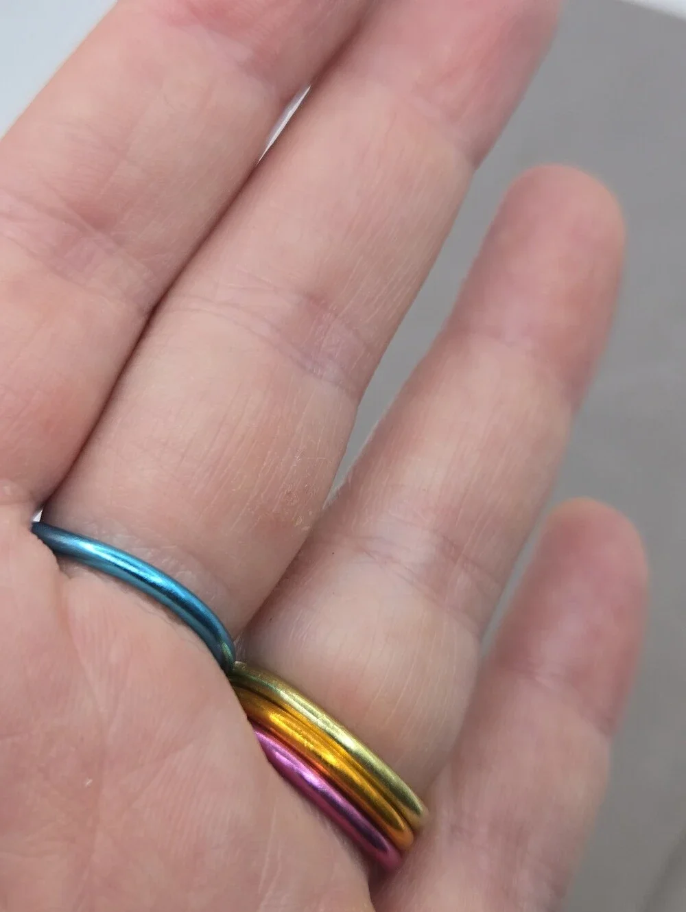 Aluminum Rainbow Wire Wrapped Rings Crochet Yarn Tension Ring 2PCS Adjustable